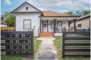 Spacious 4 BR Home Near River Walk 6 mins drive